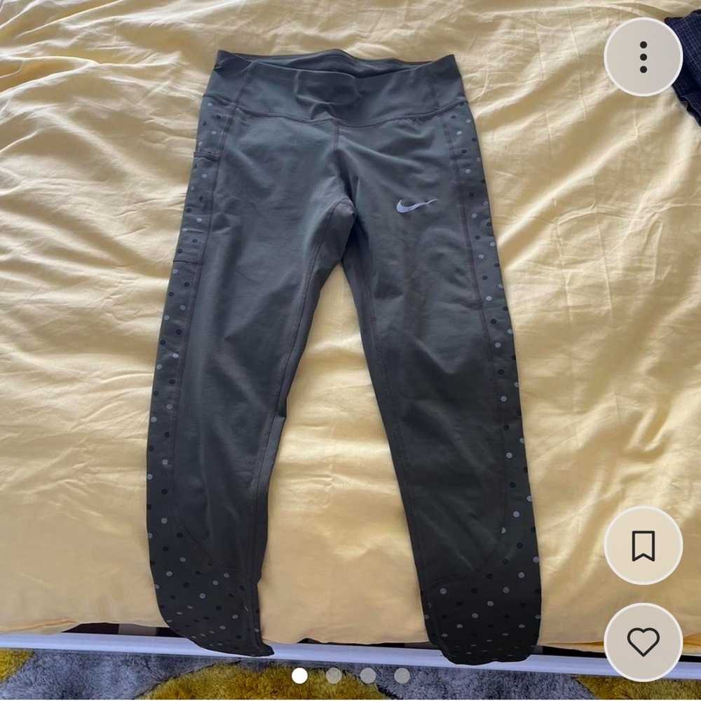 Nike olive green reflective leggings full length.
